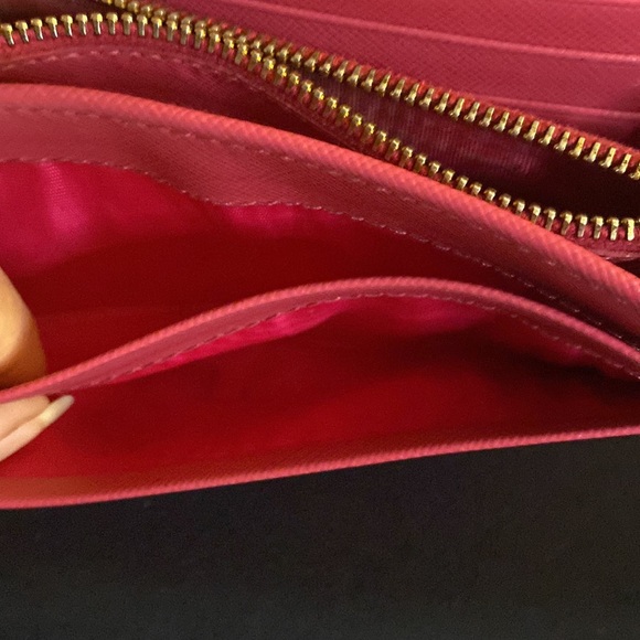 PRADA Saffiano Wallet W/Certificate of Authenticity - Picture 13 of 14